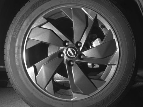 Used 2025 Nissan Rogue SV AWD/4WD image 13