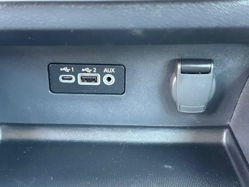 Used 2025 Nissan Altima 2.5 SV FWD image 29