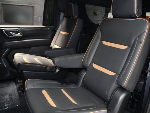 Used 2023 GMC Yukon XL AT4 w/ Technology Package AWD/4WD image 40