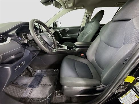 Certified 2020 Toyota RAV4 LE image 19