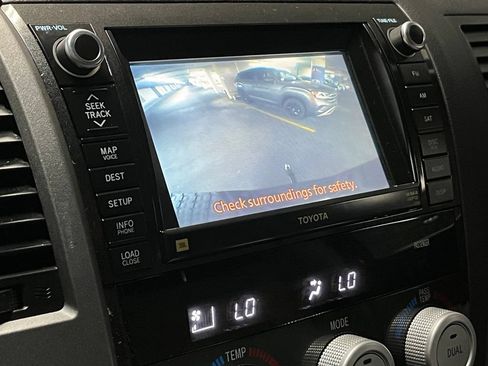Used 2011 Toyota Tundra Limited w/ Memory Pkg AWD/4WD image 32