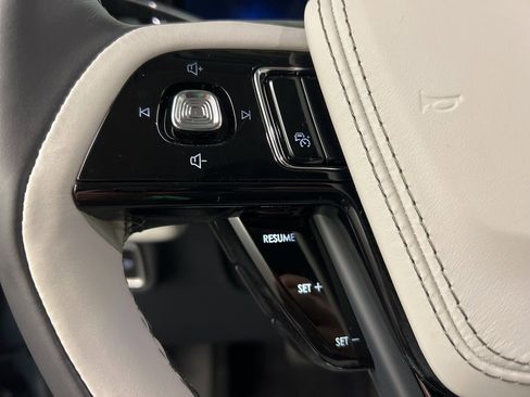 Used 2025 Lincoln Aviator Reserve w/ Illumination Package image 17