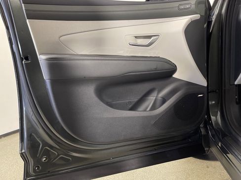 Certified 2025 Hyundai Tucson Limited AWD/4WD image 19