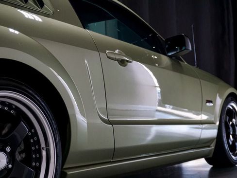 Used 2005 Ford Mustang GT RWD image 35