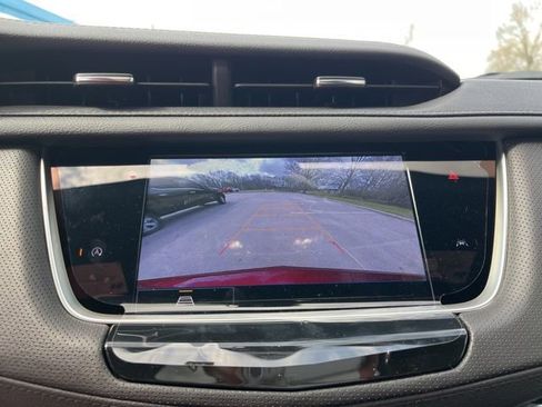 New 2025 Cadillac XT6 Luxury image 25