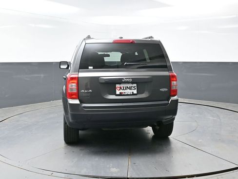 Used 2015 Jeep Patriot High Altitude AWD/4WD image 11