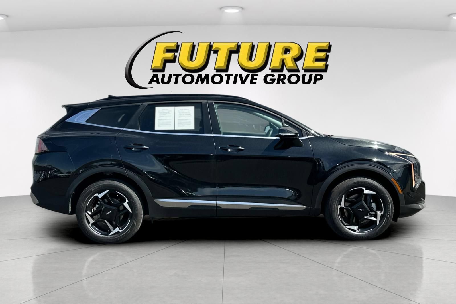 Certified 2026 Kia Sportage EX w/ EX Panoramic Sunroof Package AWD/4WD image 3
