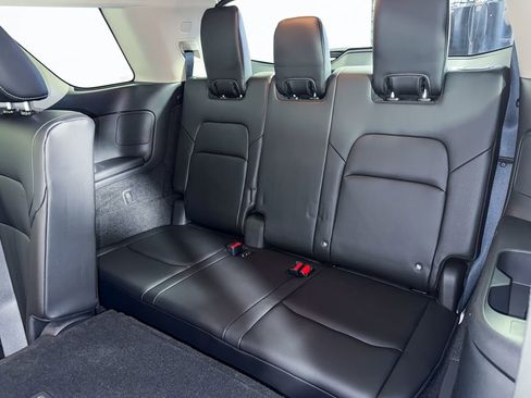 Certified 2023 Nissan Pathfinder SL image 36