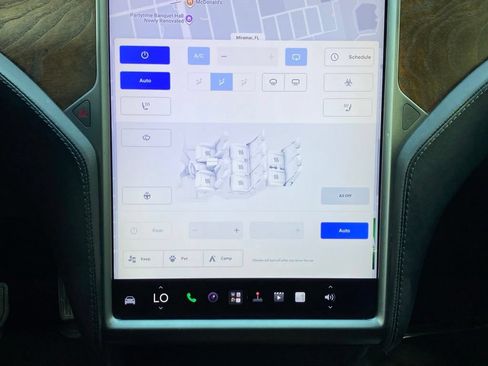 Used 2020 Tesla Model X Long Range AWD/4WD image 32