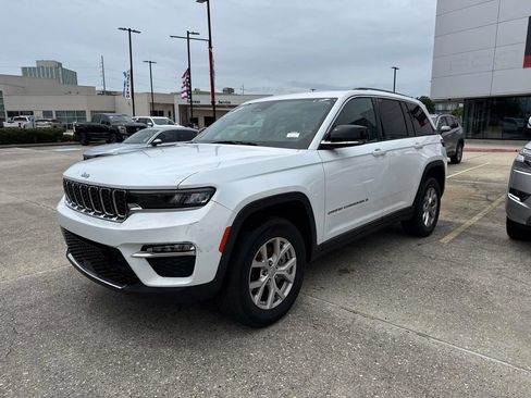 Used 2022 Jeep Grand Cherokee Limited RWD image 3