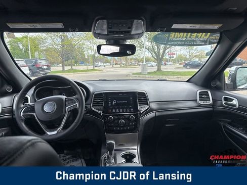 Used 2022 Jeep Grand Cherokee Limited AWD/4WD image 15
