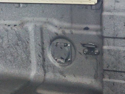 Used 2025 Nissan Frontier SL image 37