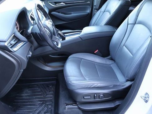Used 2021 Buick Enclave Essence image 44