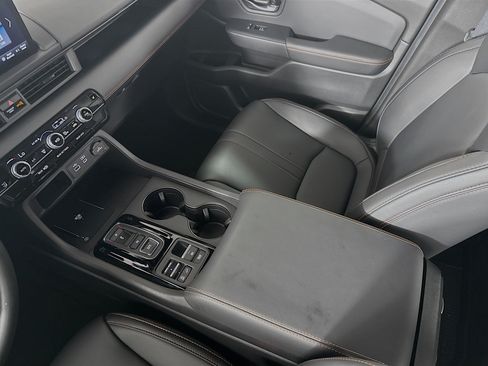 Certified 2025 Honda Pilot TrailSport image 28