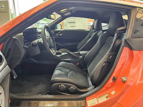 New 2024 Nissan Z Performance w/ Heritage Edition RWD image 12