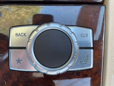 Used 2015 Mercedes-Benz SL 550 image 34