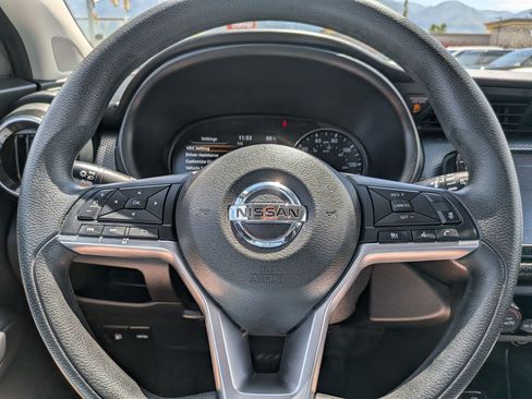 Used 2021 Nissan Kicks SV FWD image 17