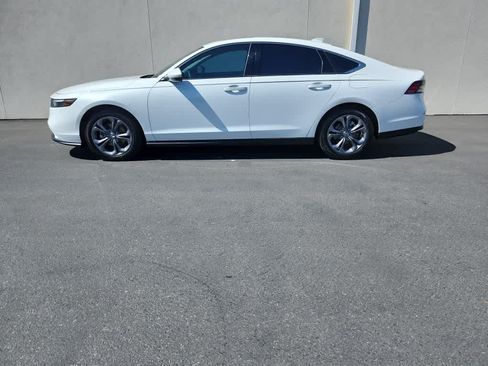 Used 2024 Honda Accord EX image 4