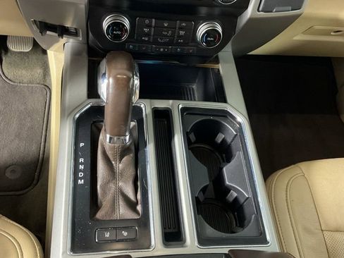 Used 2019 Ford F150 Lariat w/ Equipment Group 502A Luxury AWD/4WD image 31