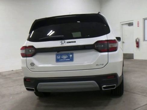 Used 2023 Honda Pilot Elite image 2