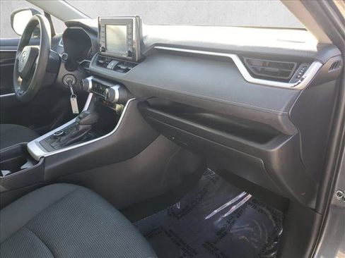 Used 2020 Toyota RAV4 LE image 22