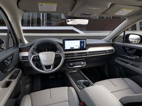 New 2025 Lincoln Corsair Reserve w/ Equipment Group 202A image 10