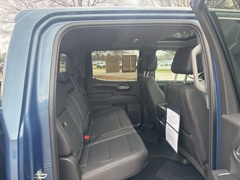 Used 2024 GMC Sierra 1500 SLT w/ SLT Premium Plus Package image 17