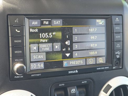 Used 2015 Jeep Wrangler Unlimited Sahara AWD/4WD image 27