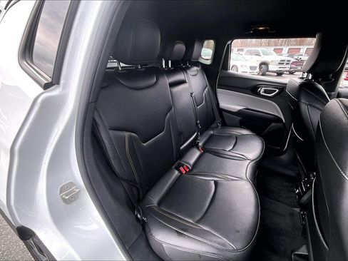 Used 2024 Jeep Compass Limited image 22
