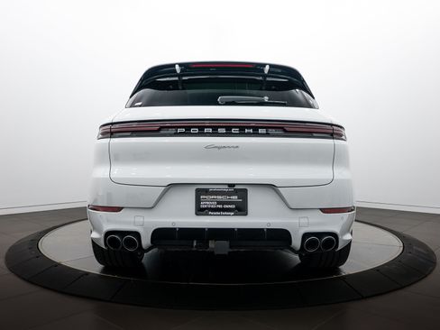 Certified 2026 Porsche Cayenne AWD/4WD image 6