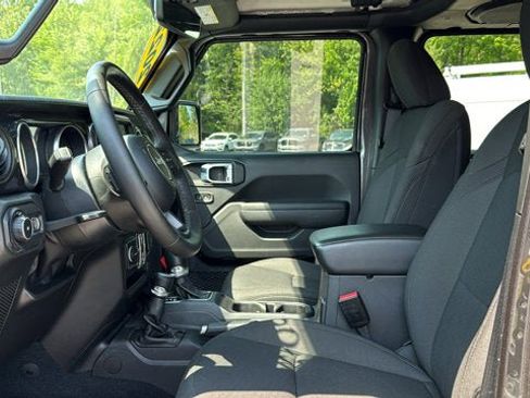 Used 2022 Jeep Wrangler Unlimited Sport AWD/4WD image 13