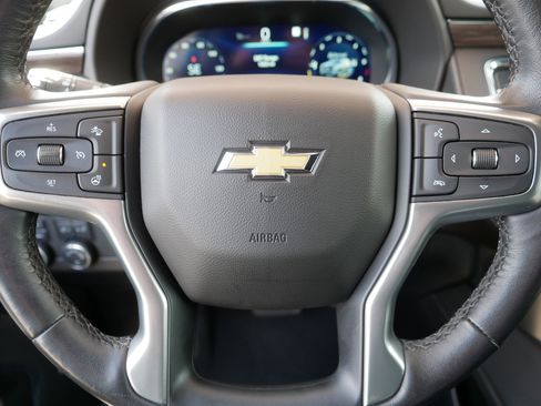 Used 2023 Chevrolet Suburban LT w/ Luxury Package image 25