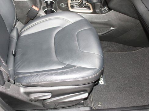 Used 2014 Jeep Cherokee Limited image 52