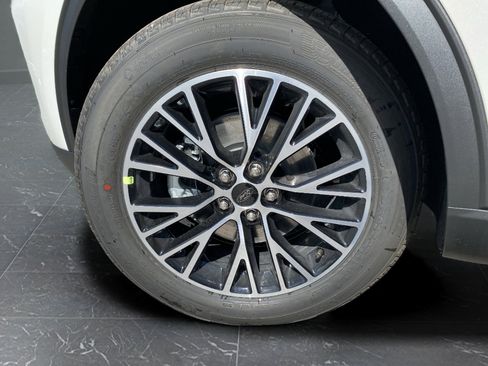 New 2025 Ford Escape SE w/ Class II Trailer Tow Package FWD image 46