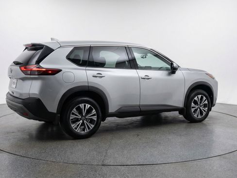 Used 2025 Nissan Rogue SV AWD/4WD image 9