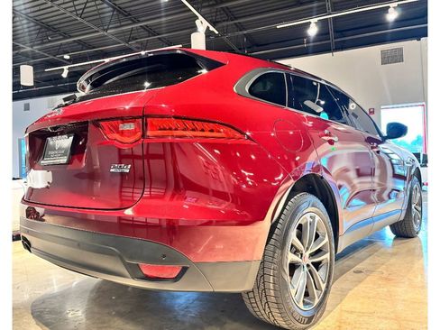 Used 2017 Jaguar F-PACE Premium image 13