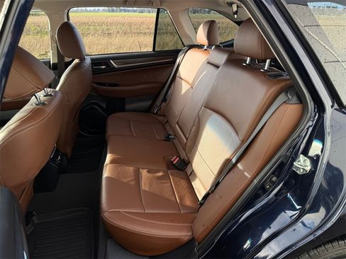 Used 2018 Subaru Outback 3.6R Touring image 25