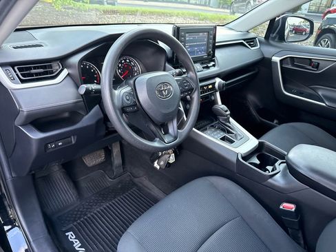 Used 2020 Toyota RAV4 LE w/ All Weather Liner Package AWD/4WD image 17