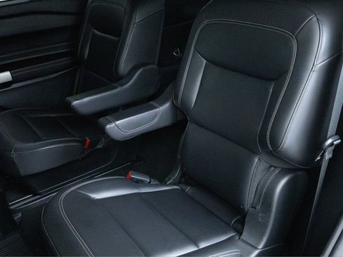 Used 2023 Ford Explorer XLT w/ Equipment Group 202A AWD/4WD image 25