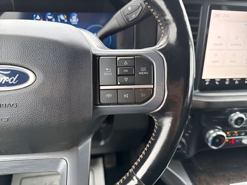 Used 2023 Ford F350 Lariat w/ Chrome Package image 31