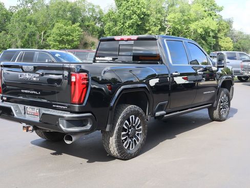 Used 2024 GMC Sierra 2500 Denali Ultimate AWD/4WD image 9