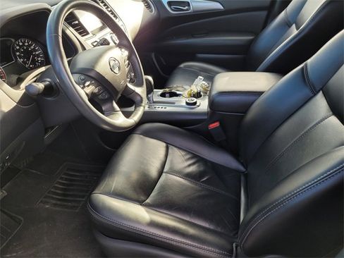 Used 2018 Nissan Pathfinder SL image 15