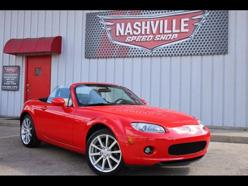 Used 2006 MAZDA MX-5 Miata Grand Touring image 2