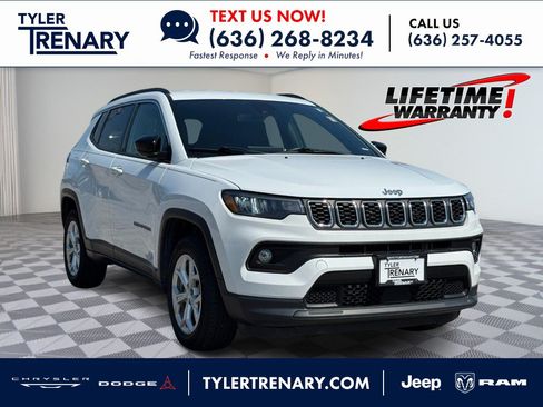 Used 2024 Jeep Compass Latitude AWD/4WD image 1
