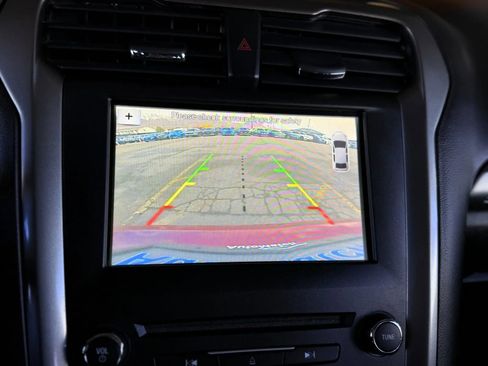 Used 2017 Ford Fusion SE w/ Equipment Group 201A image 38