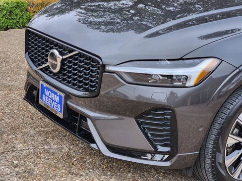 Used 2023 Volvo XC60 B5 Plus w/ Climate Package image 7