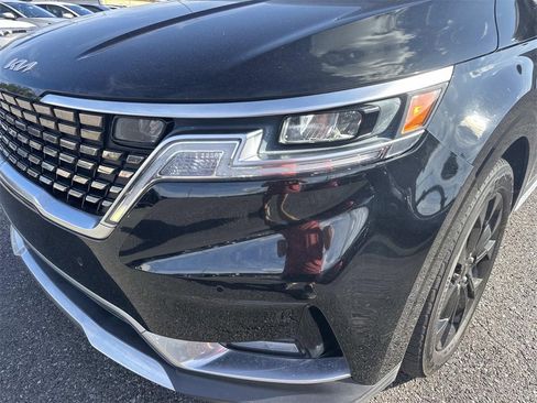 Certified 2022 Kia Carnival SX image 2