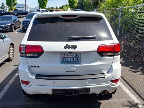 Used 2021 Jeep Grand Cherokee Laredo X AWD/4WD image 4