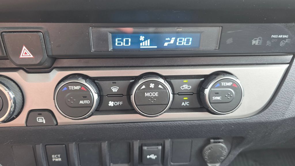 Used 2022 Toyota Tacoma SR AWD/4WD image 33