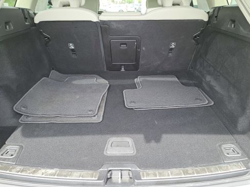 Used 2022 Volvo XC60 B5 Inscription w/ Climate Package image 24